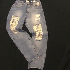 High rise Cotton on, distressed women’s Jeans 4”